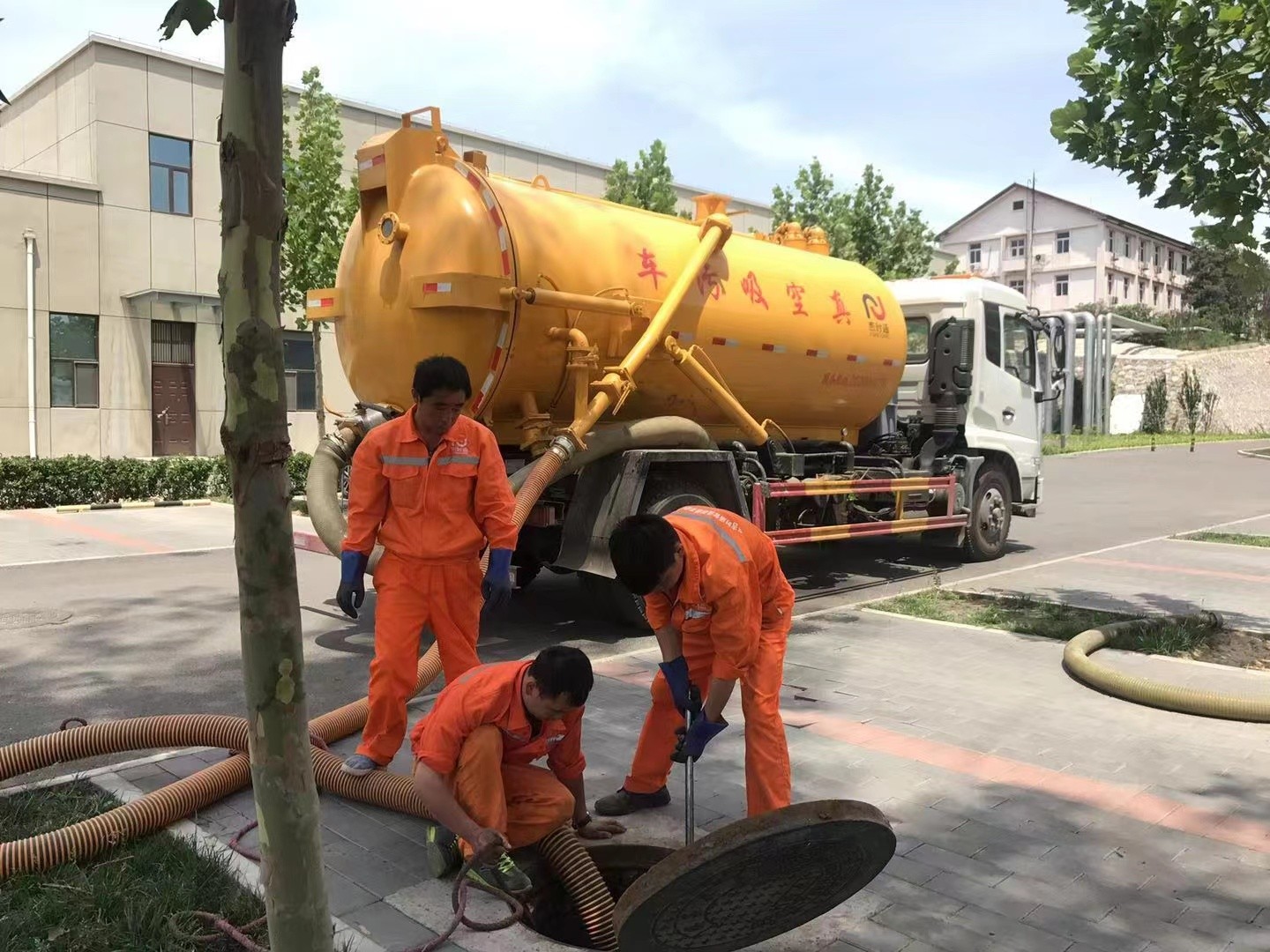 舟山化粪池清理与5-8吨吸粪车施工效率分析